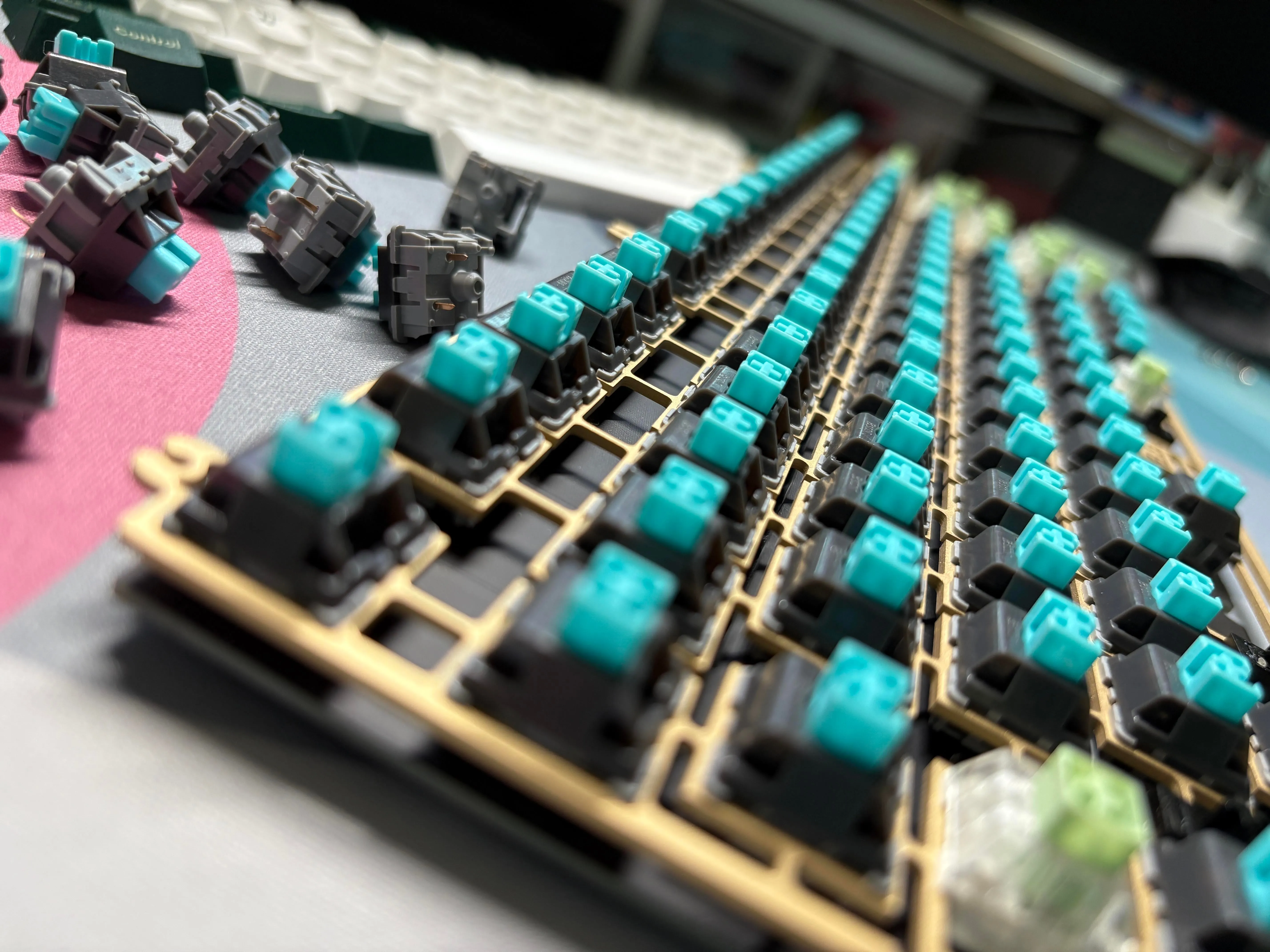 Rekt1800用に特注された真鍮プレート