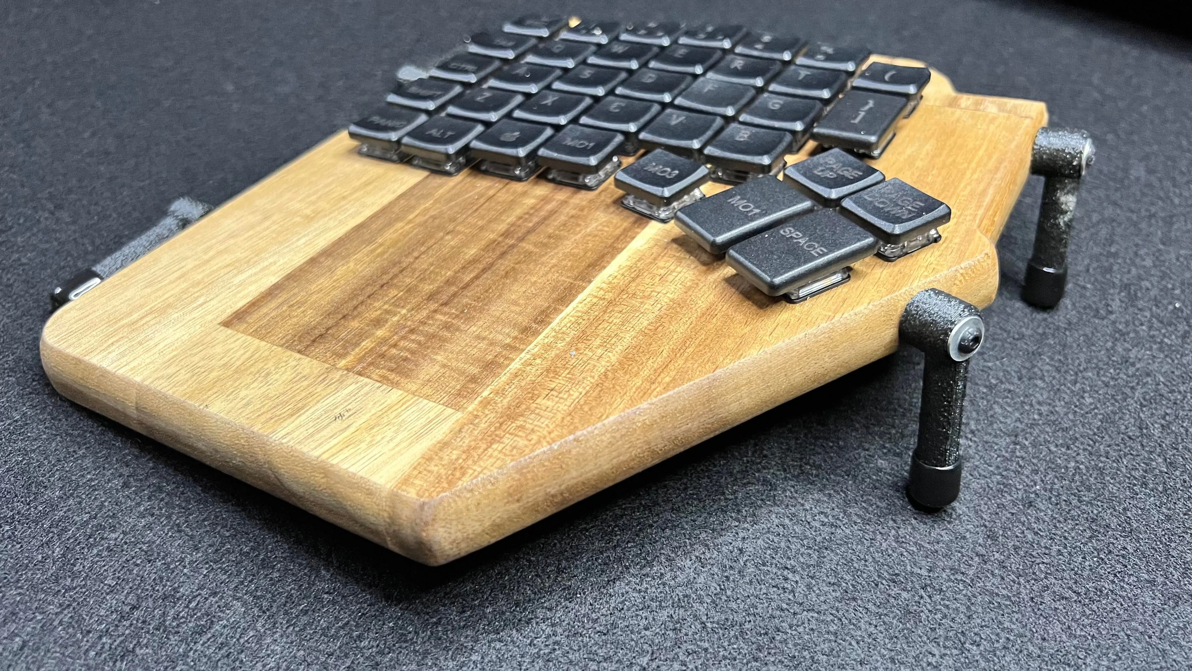 ケースの側面と木目