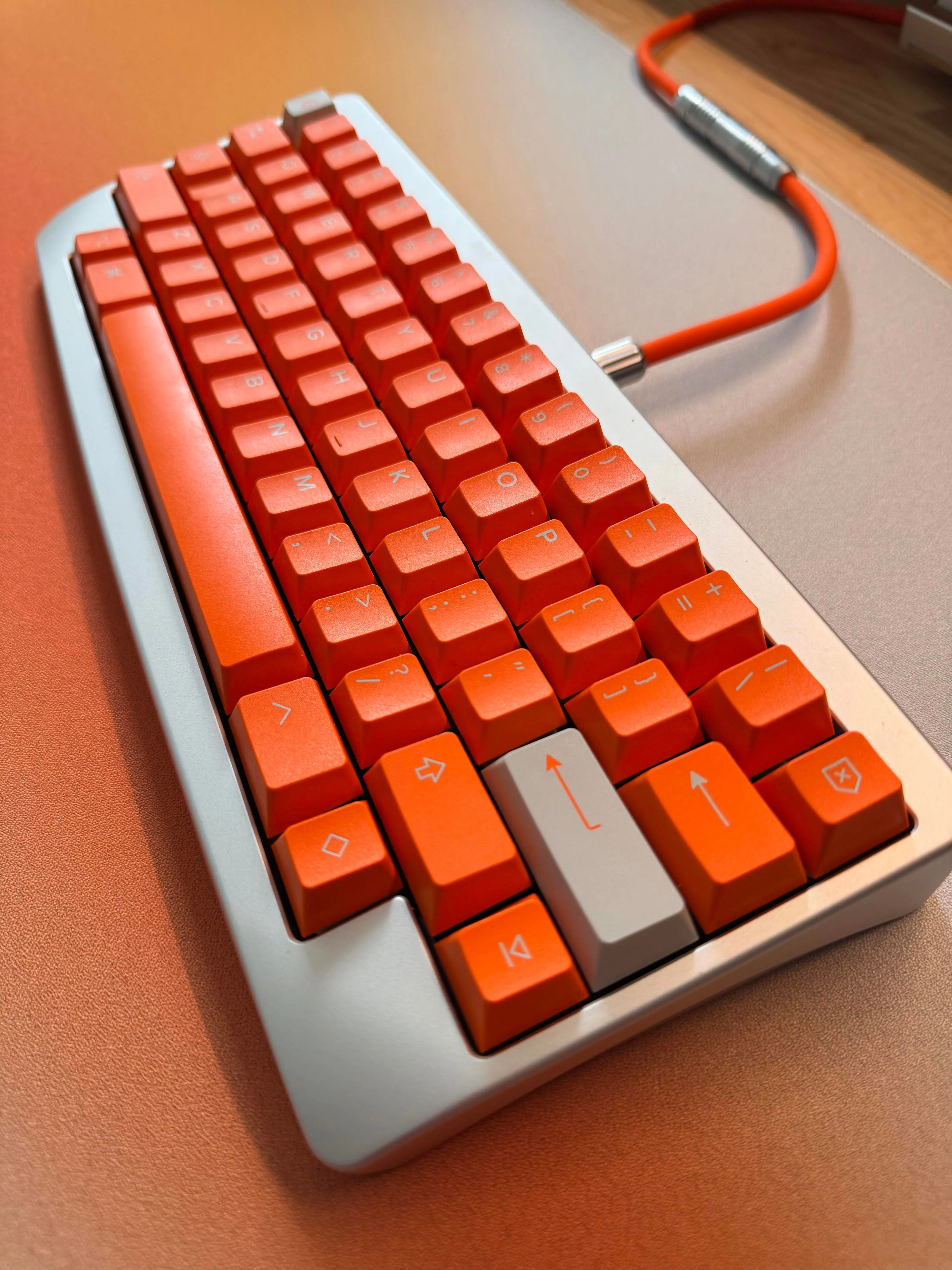 KBDfans AgarとGMK Orenjiのビルド全体像