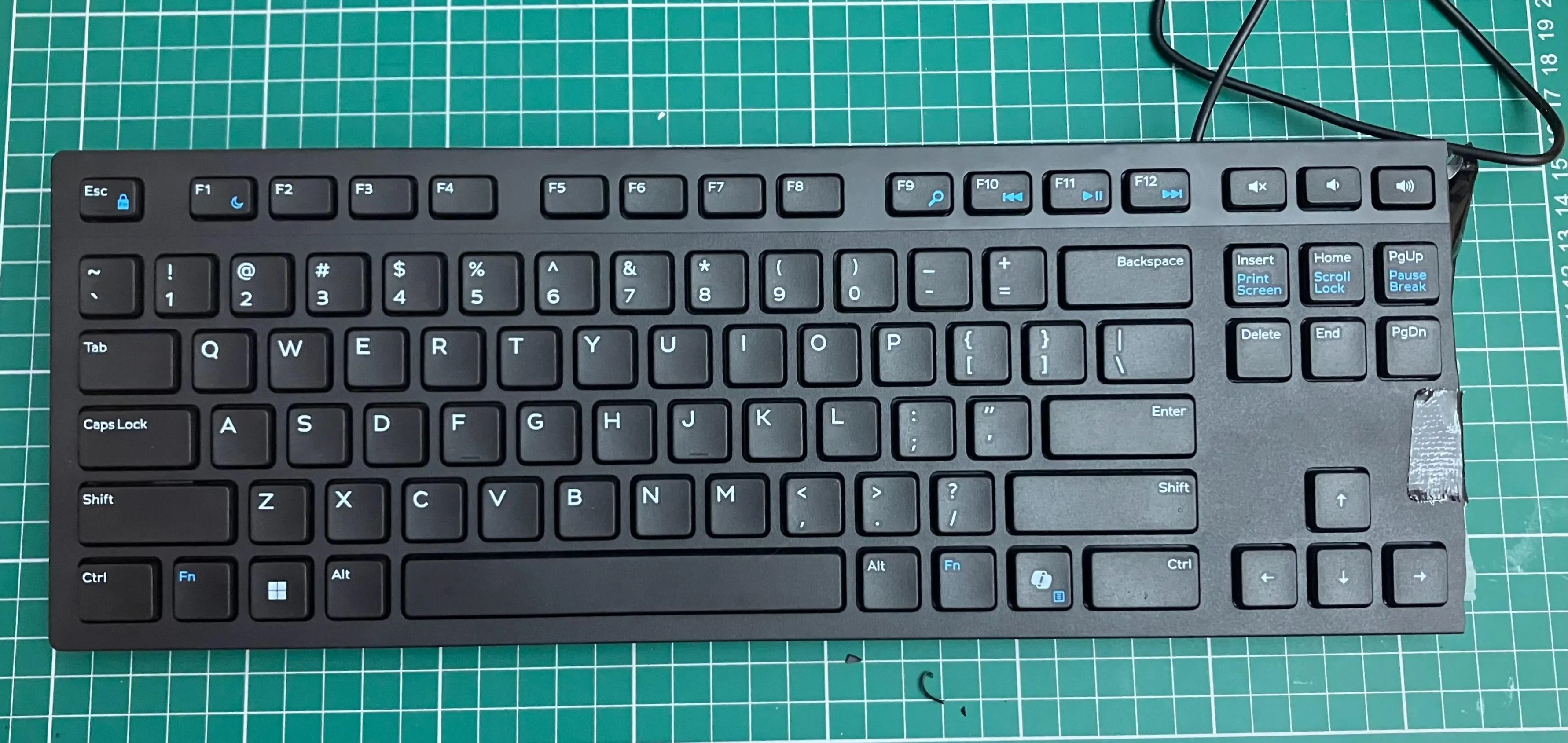 完成したDell KB-216 TKLエディション