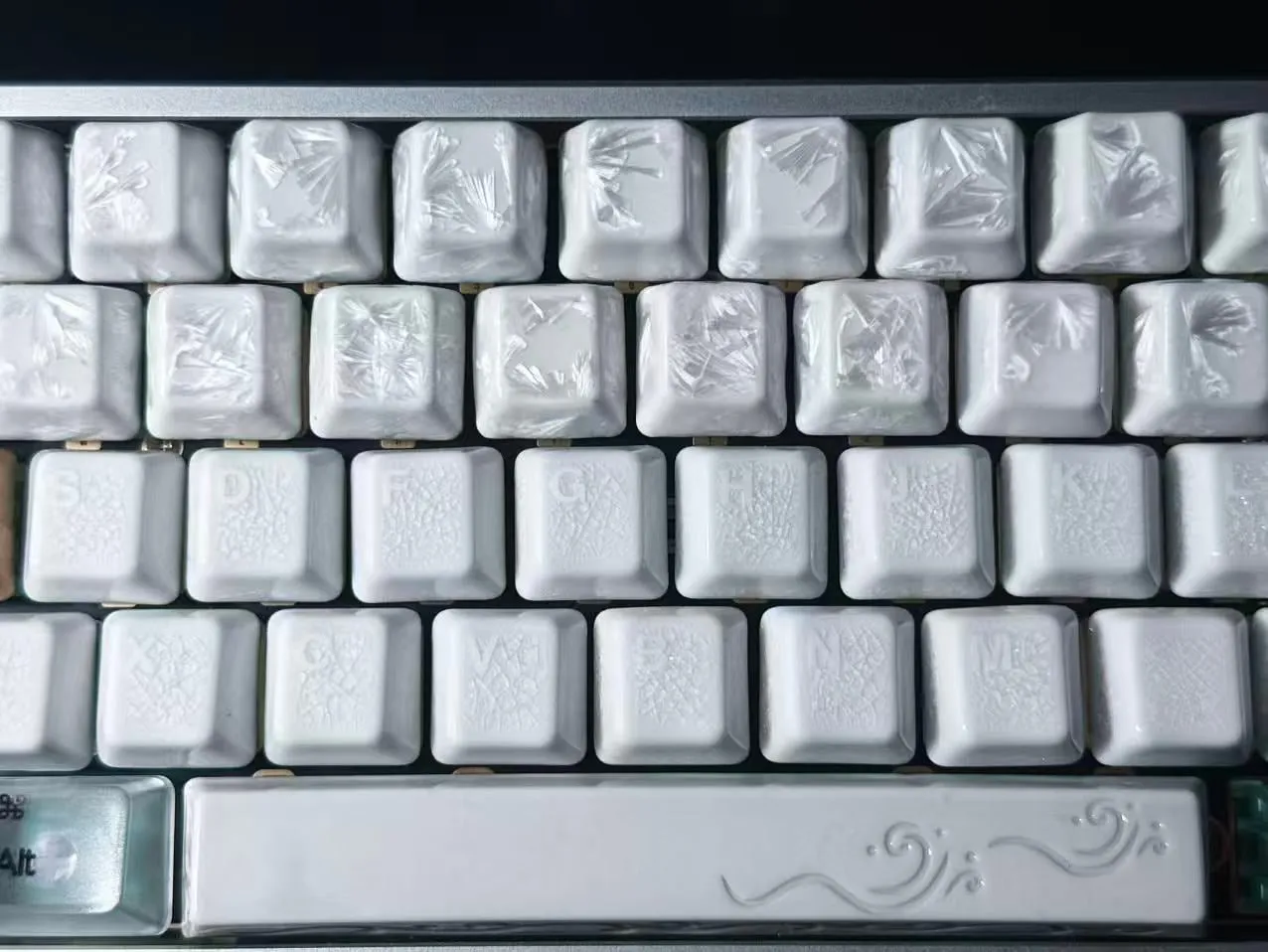 Ice Crystal Porcelainの独特な釉薬模様