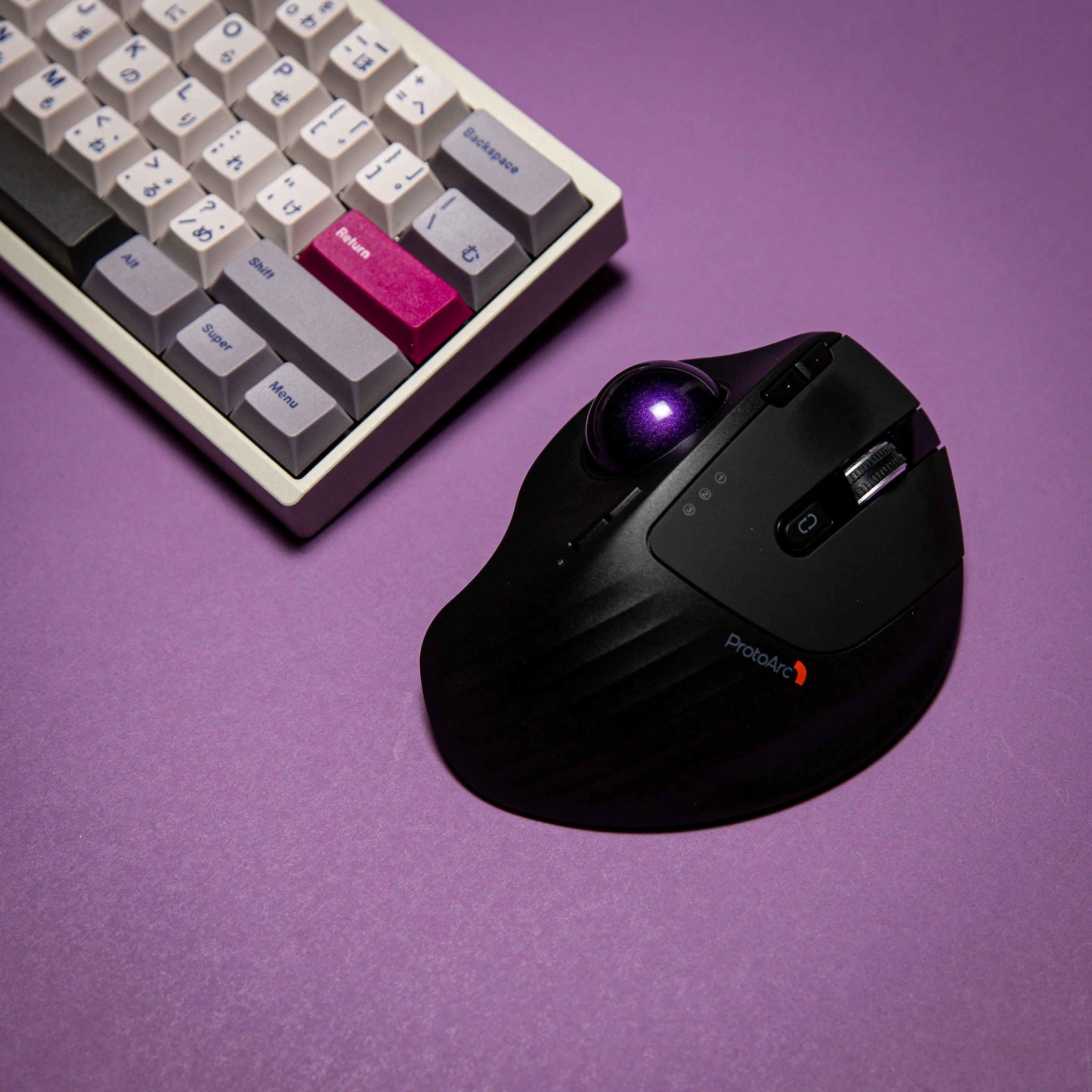 GMK DMGと調和するデスクセットアップ