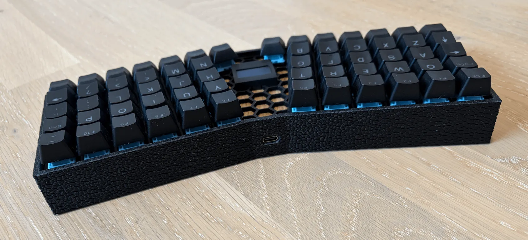 Webブラウザで完結するコンフィギュレーター画面