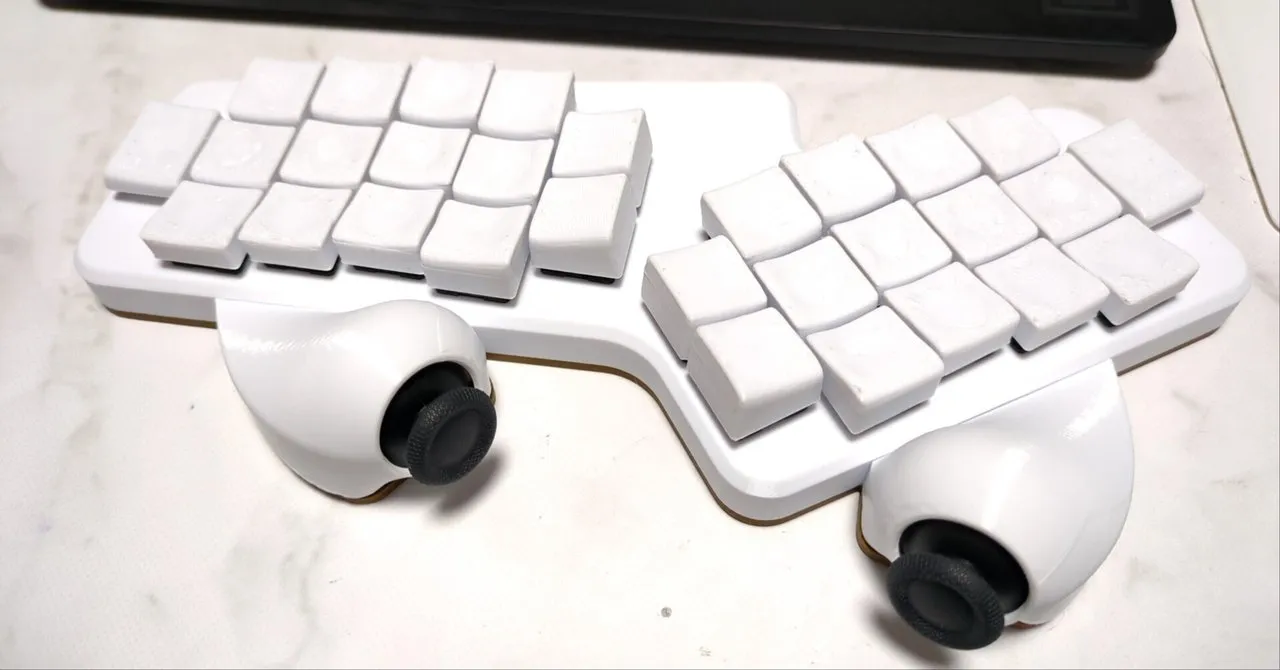 製作中の自作キーボードの内部構造