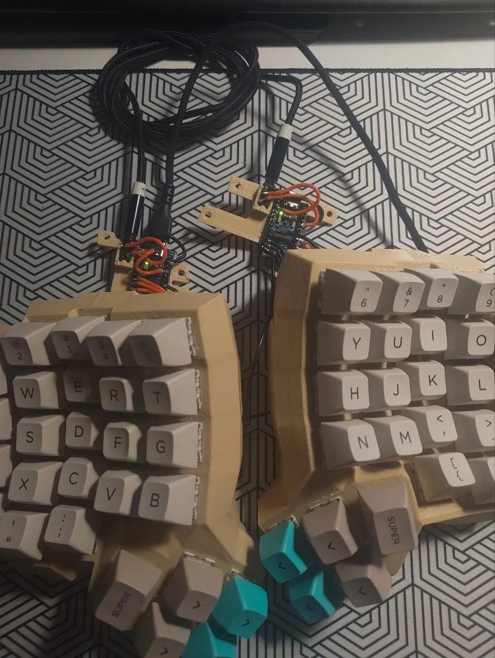 Dactyl Manuformのビルド風景