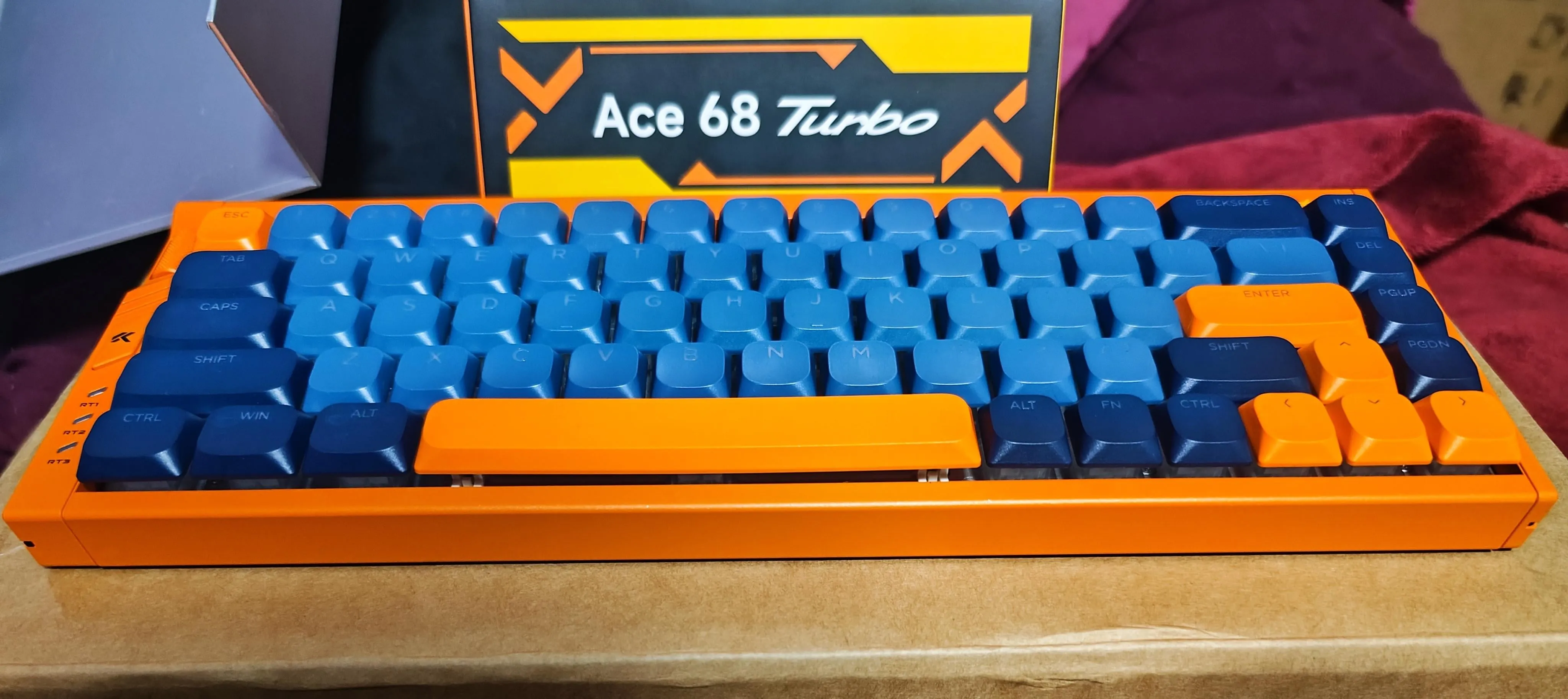 カスタマイズされたMCHOSE Ace 68 Turbo