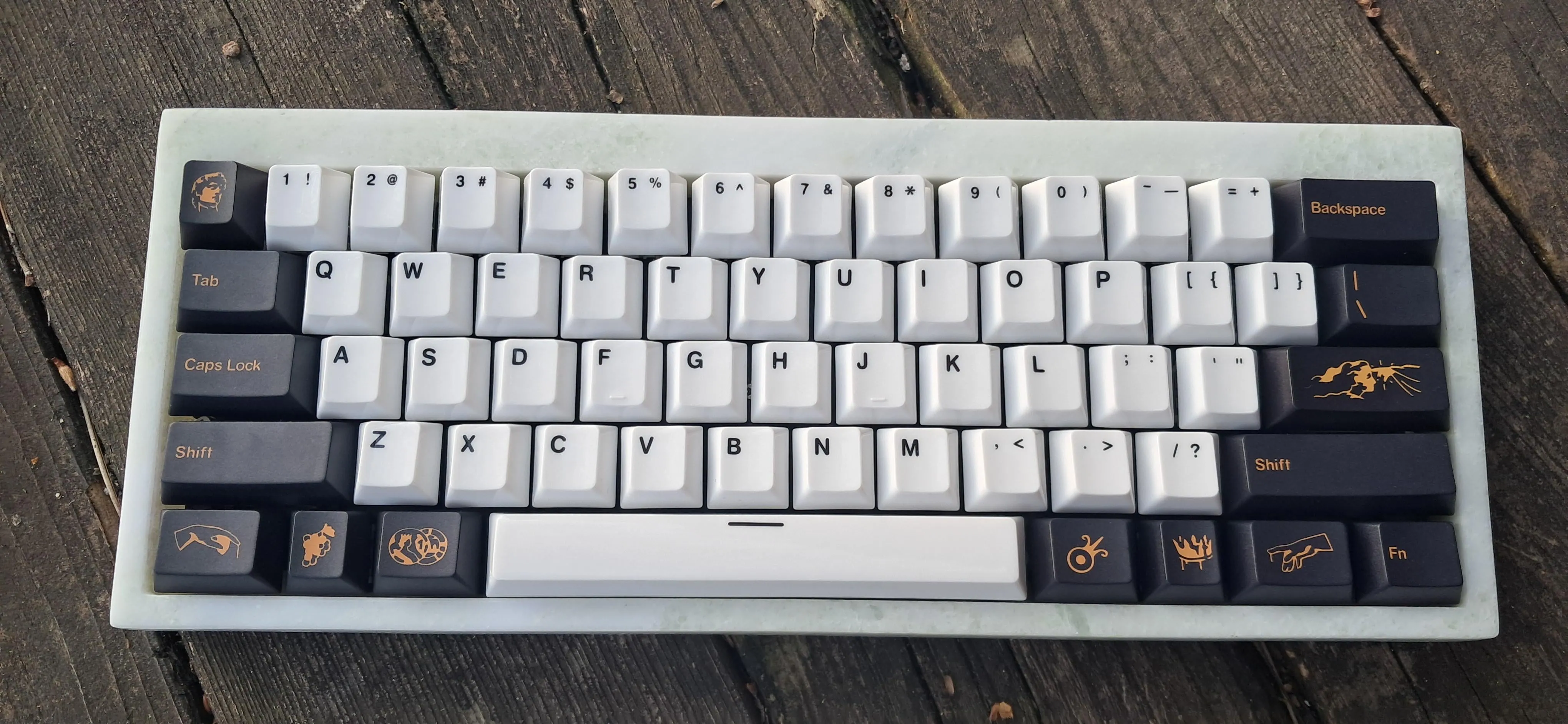 Marble60とセラミックキーキャップの組み合わせ