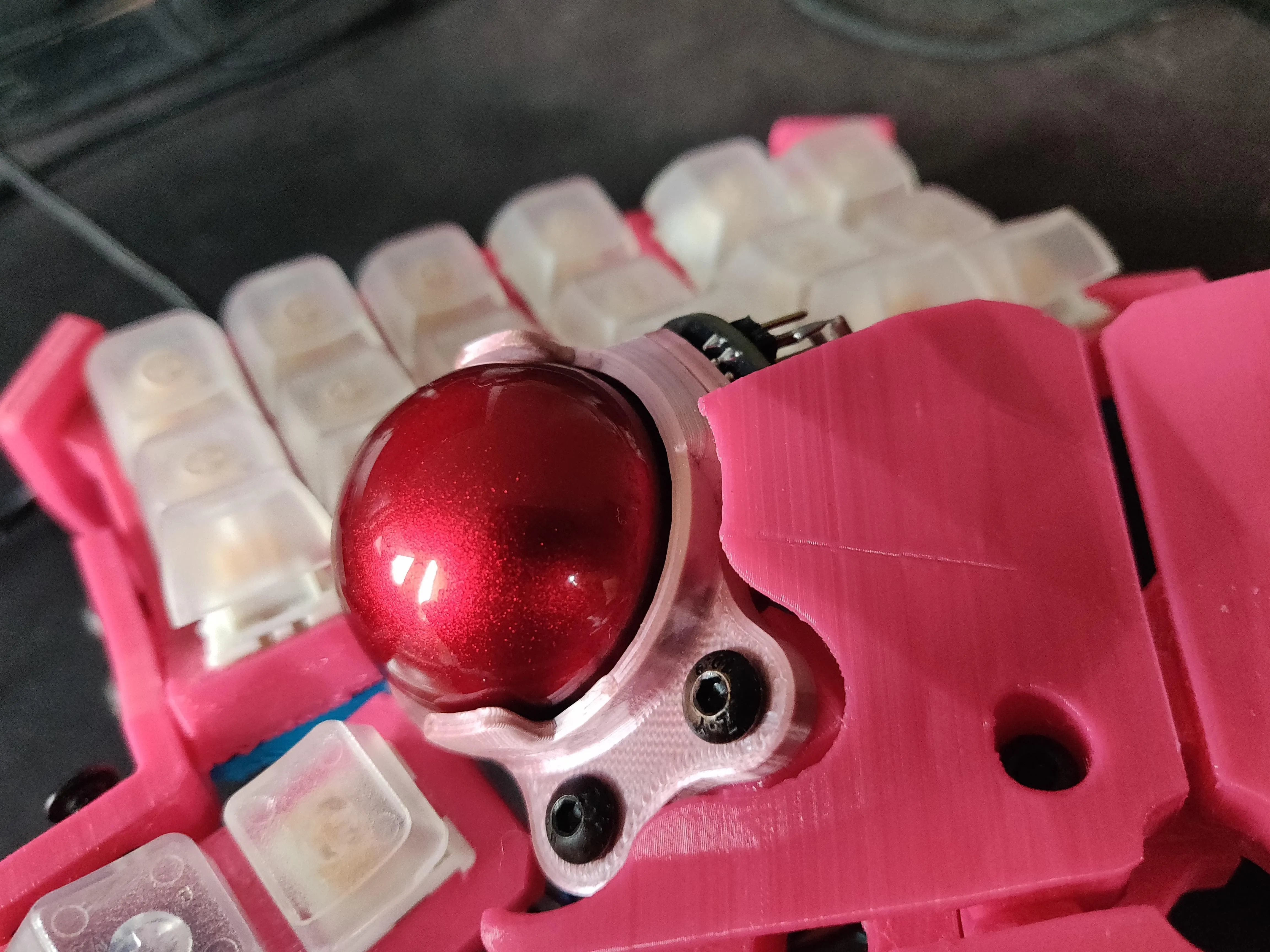 親指周りのレイアウトとトラックボール配置