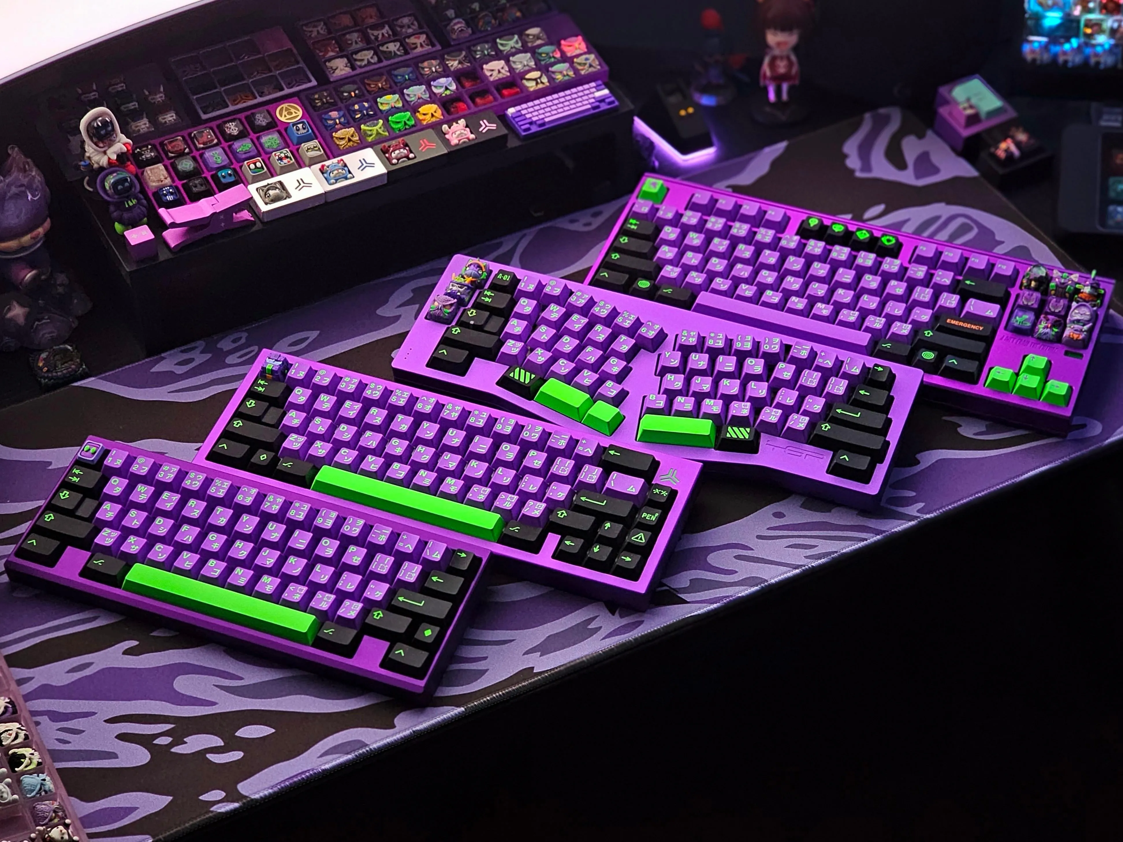 高級カスタムキーボードが並ぶ様子