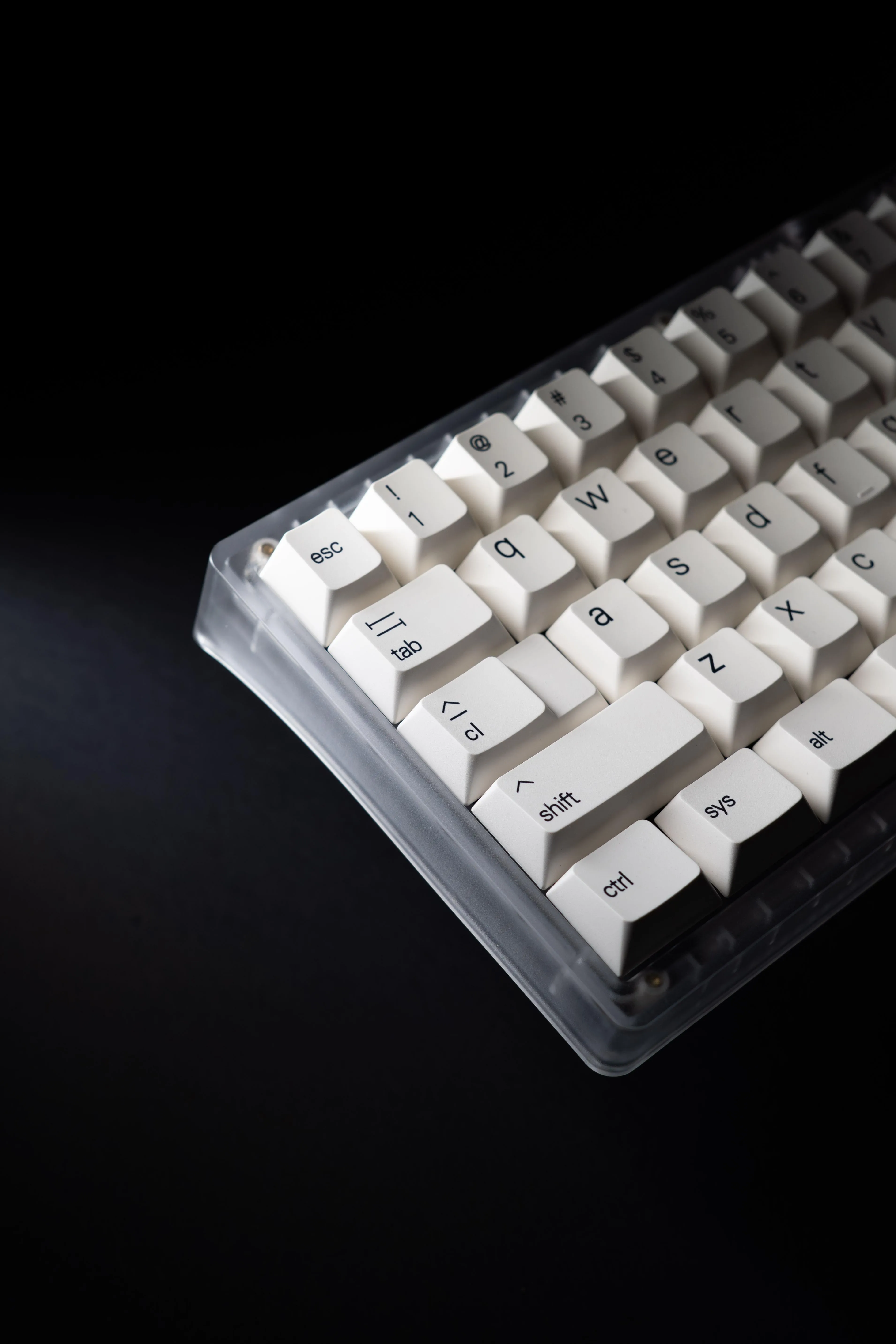 Eave65の美しいケースデザイン