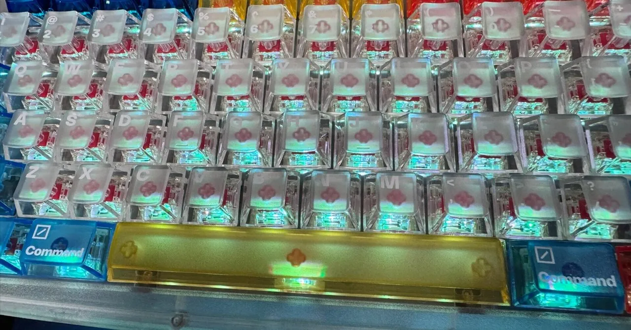 職場に持ち込まれたカスタムキーボード