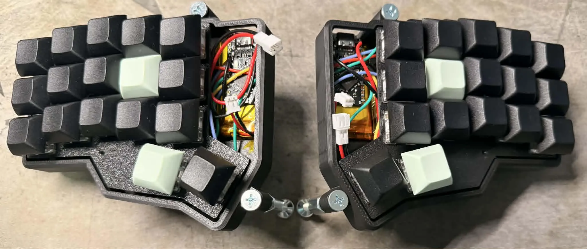 投稿者が作成した自作キーボードのビルド例