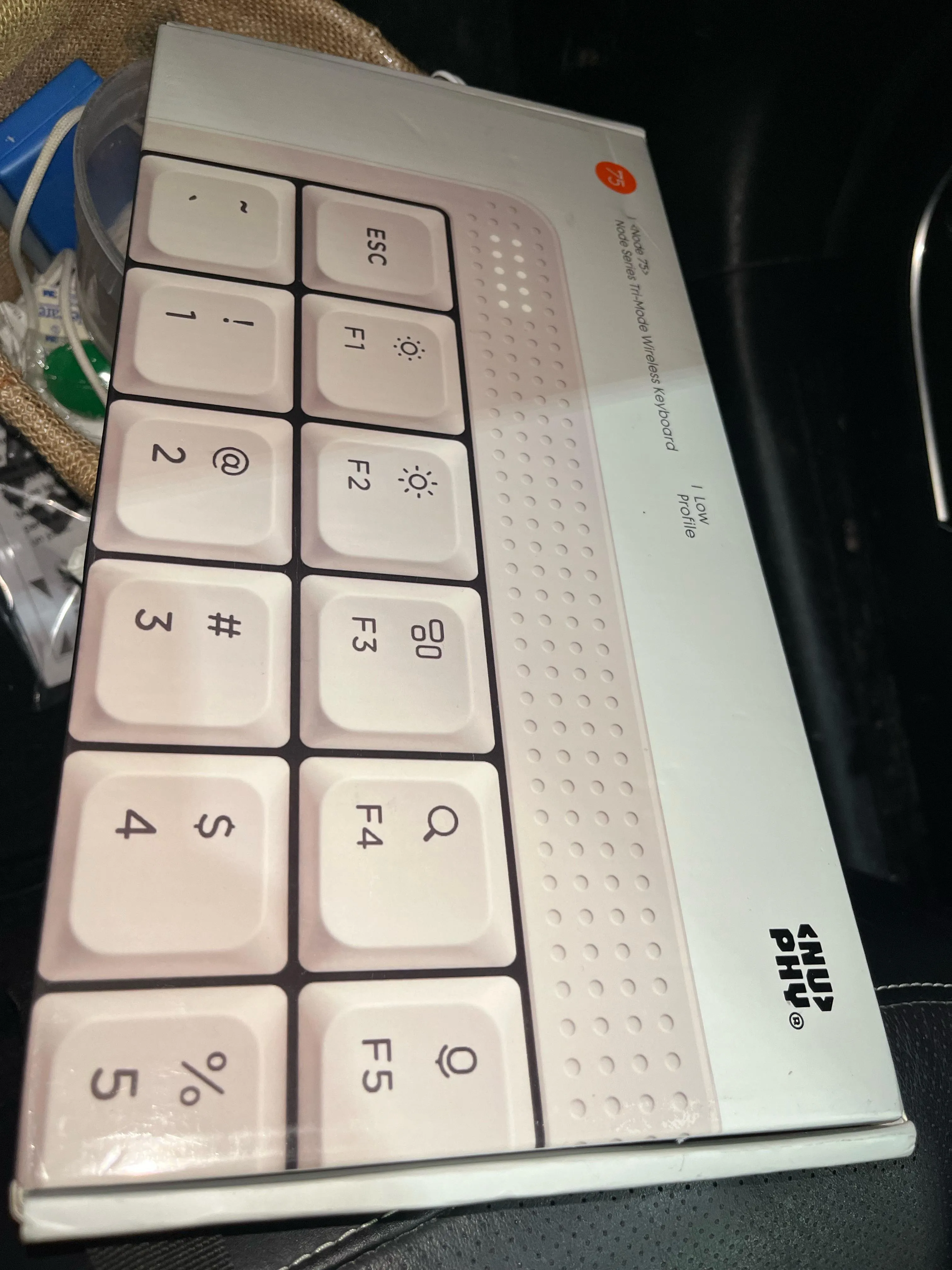 マーケットプレイスで入手されたキーボードの様子