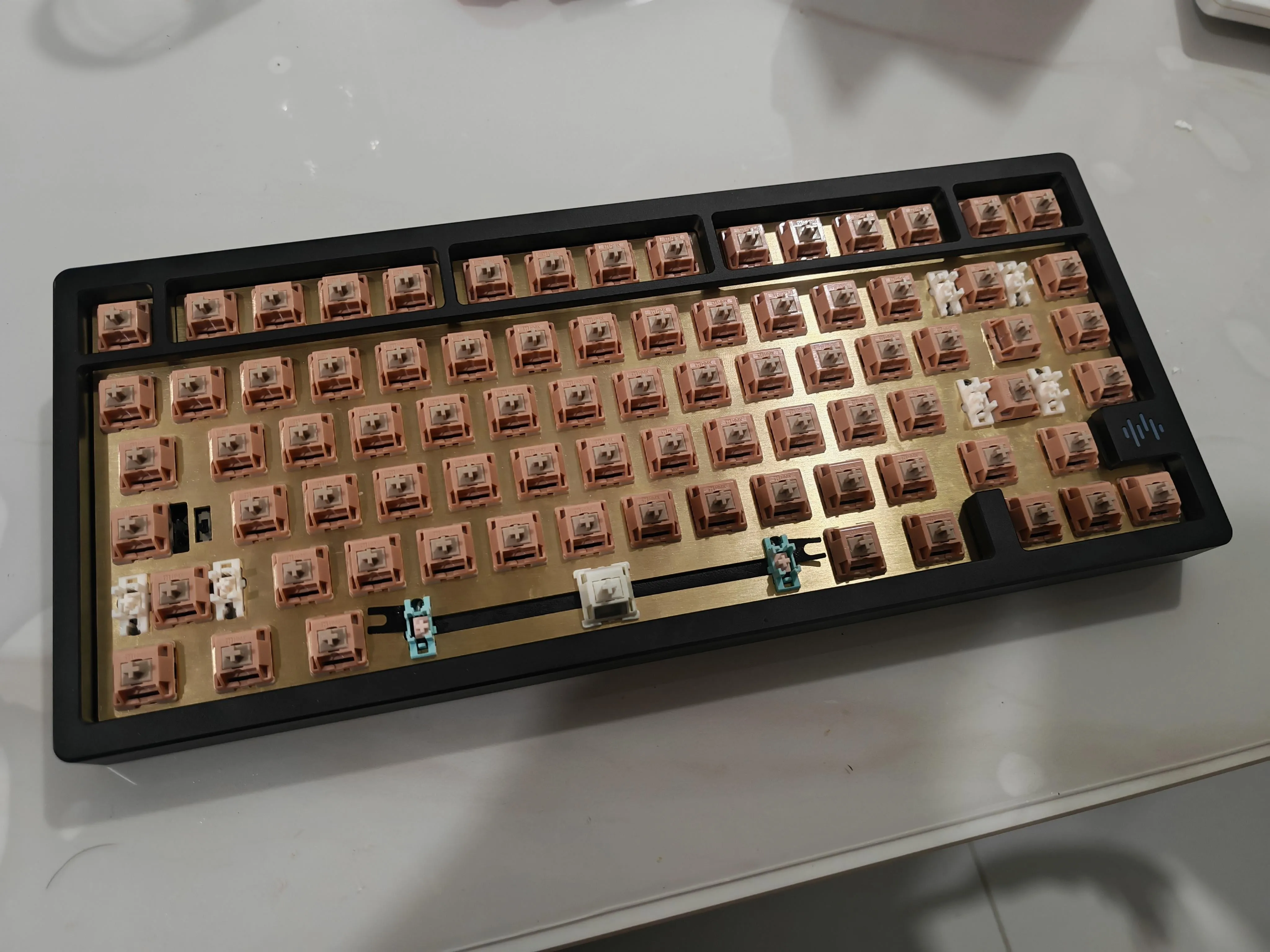 ブラスプレートによる美しい仕上がり