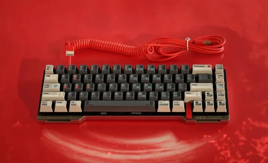 サイドの曲線が美しいMPE65