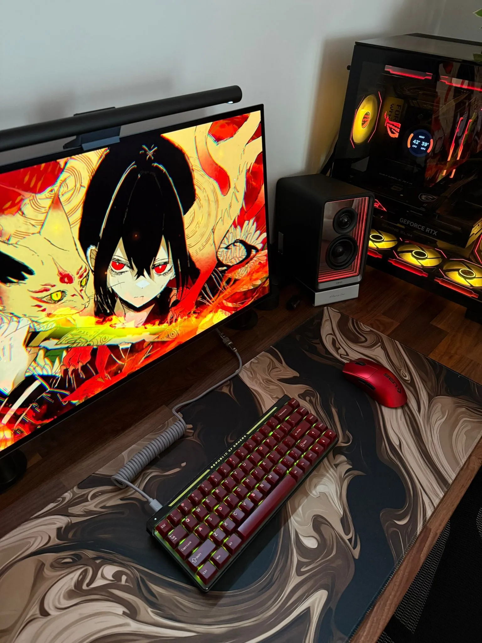 カスタマイズされたASUS ROG Falchion Ace HFX