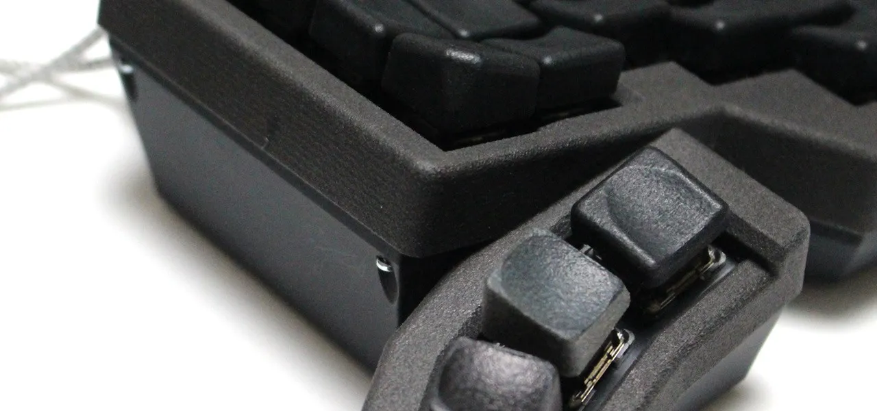 内部のメカニカルな密度感