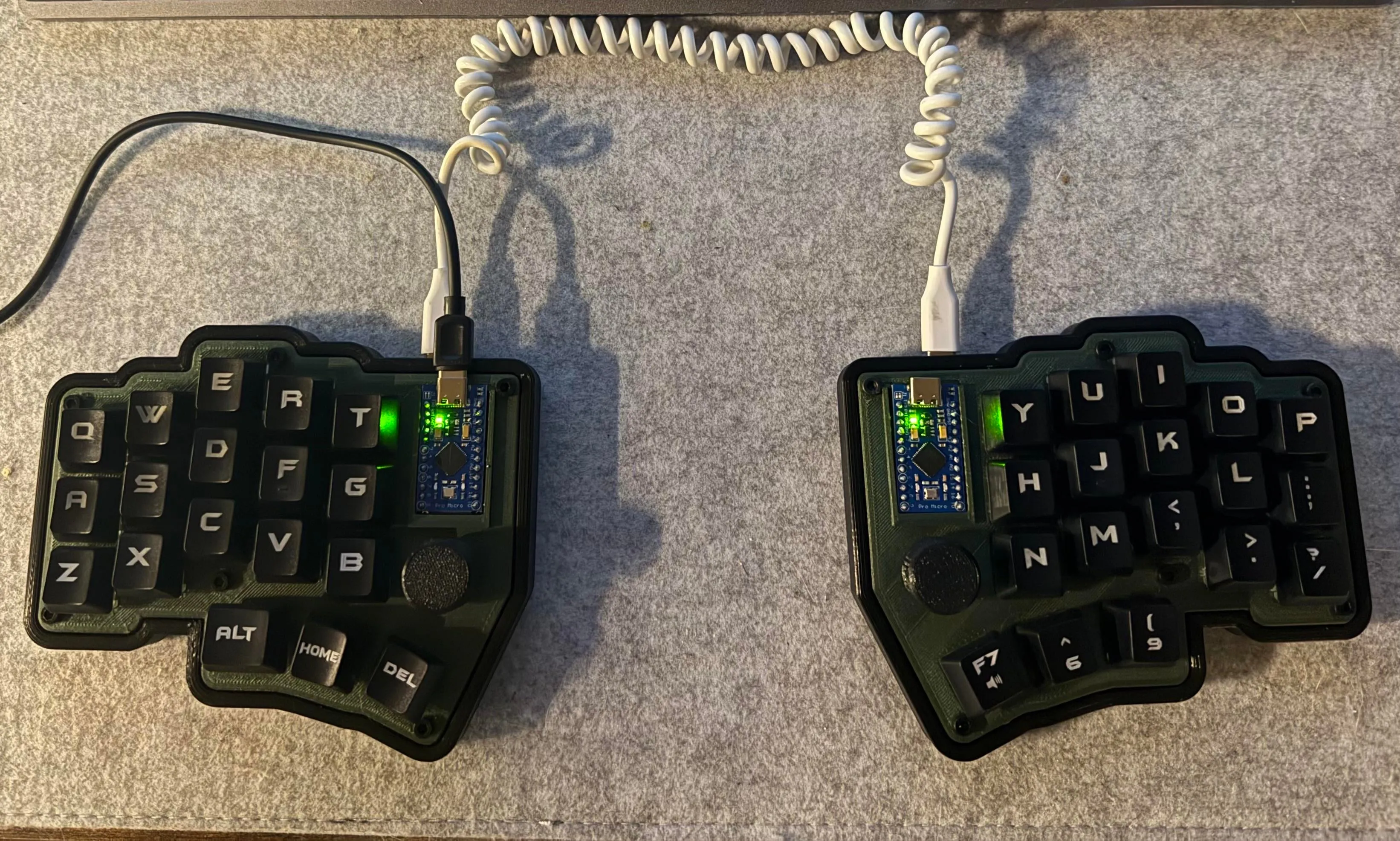 完成した36キー分割キーボード