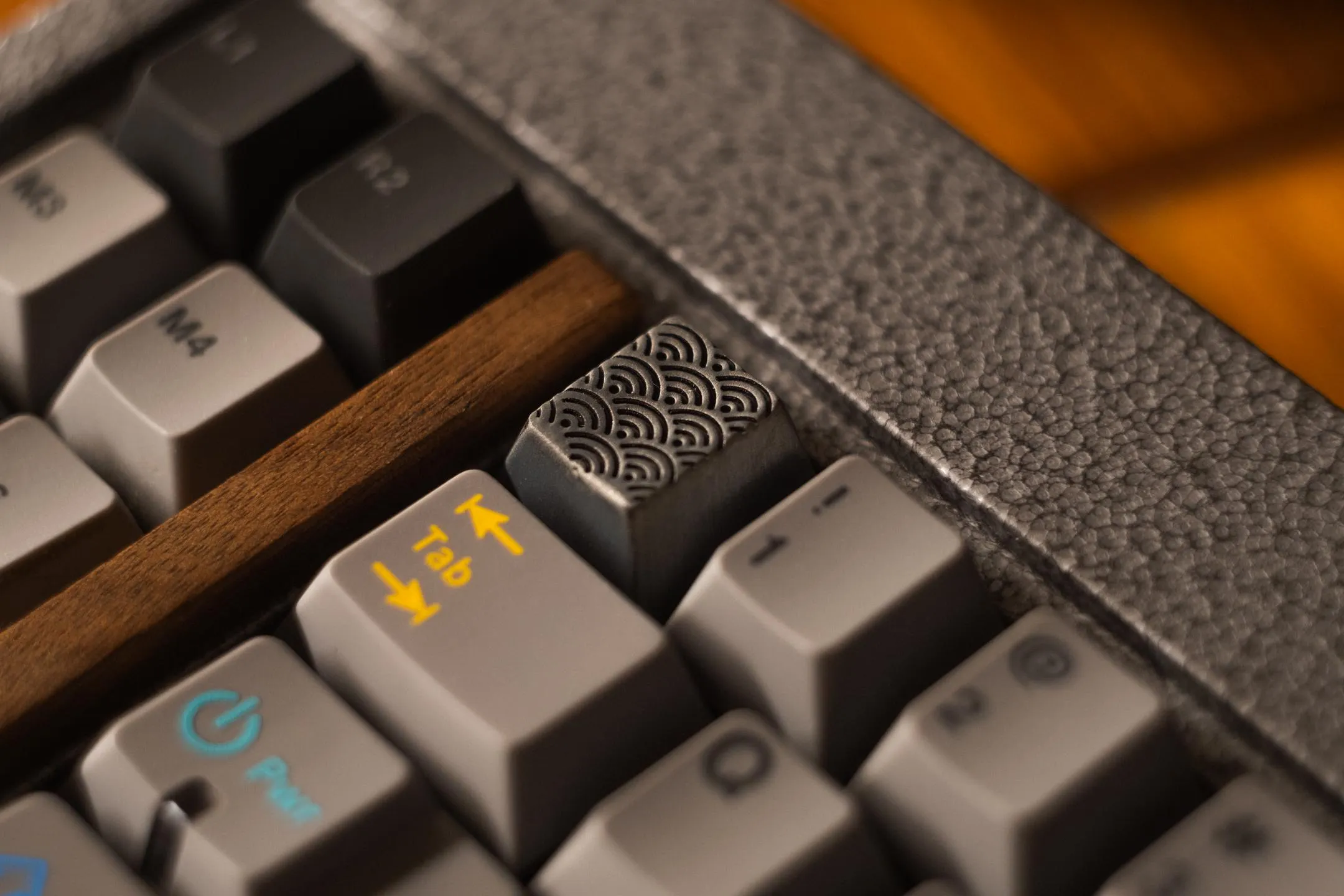 青海波メタルキーキャップとケースの組み合わせ