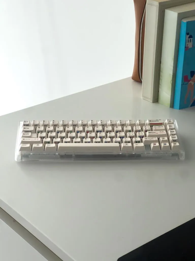 Eave65 Plusに装着されたMintKeysキーキャップ